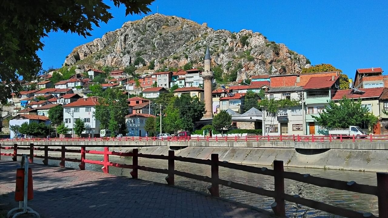 Turhal Tarihi Yerler