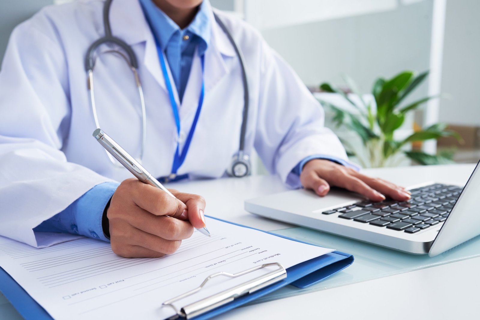 2026 Yılında Klinik Açmak İçin Neler Gerekiyor